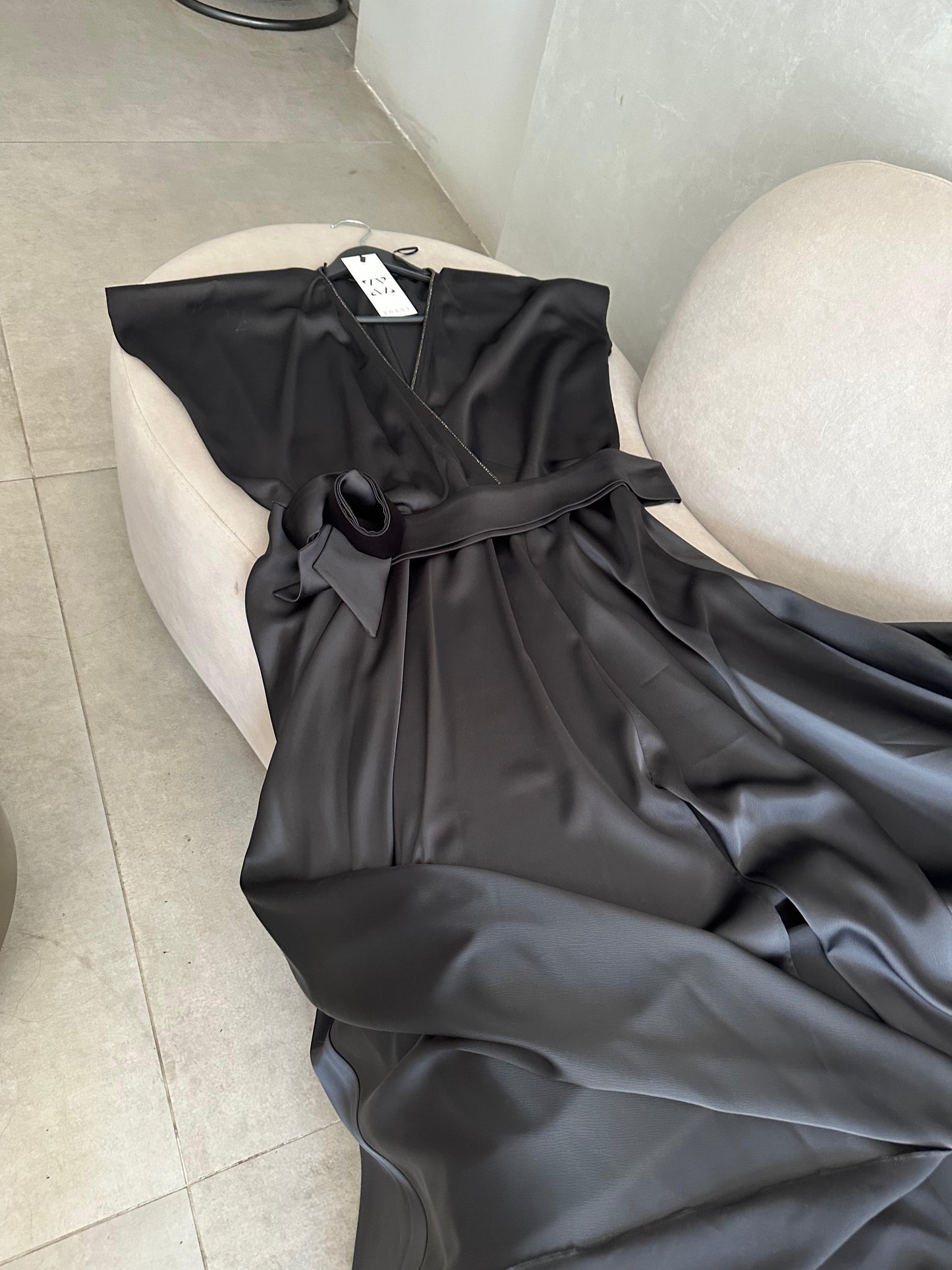 Fustan black “Flow”