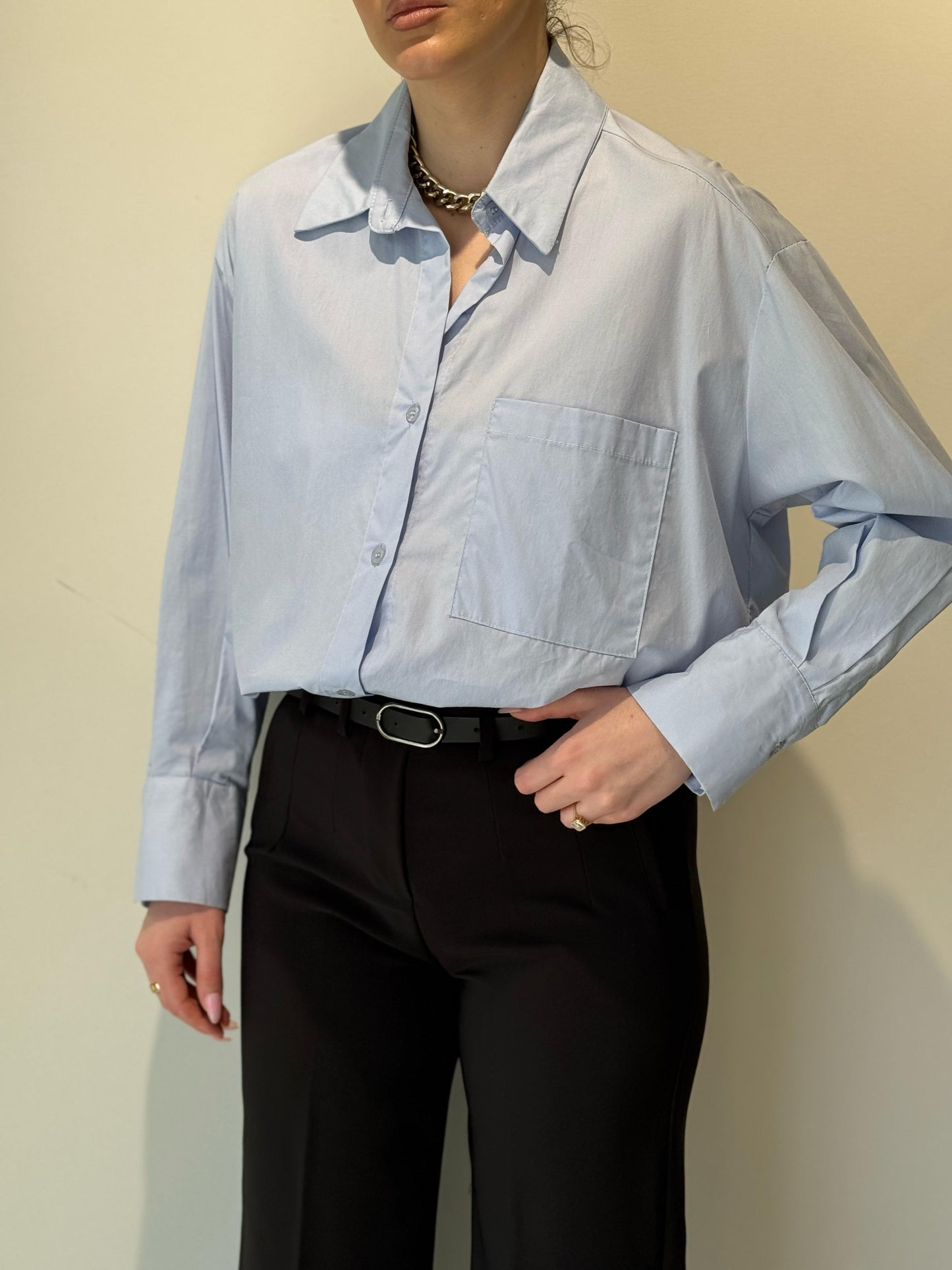 Këmishë oversize bojëqielli