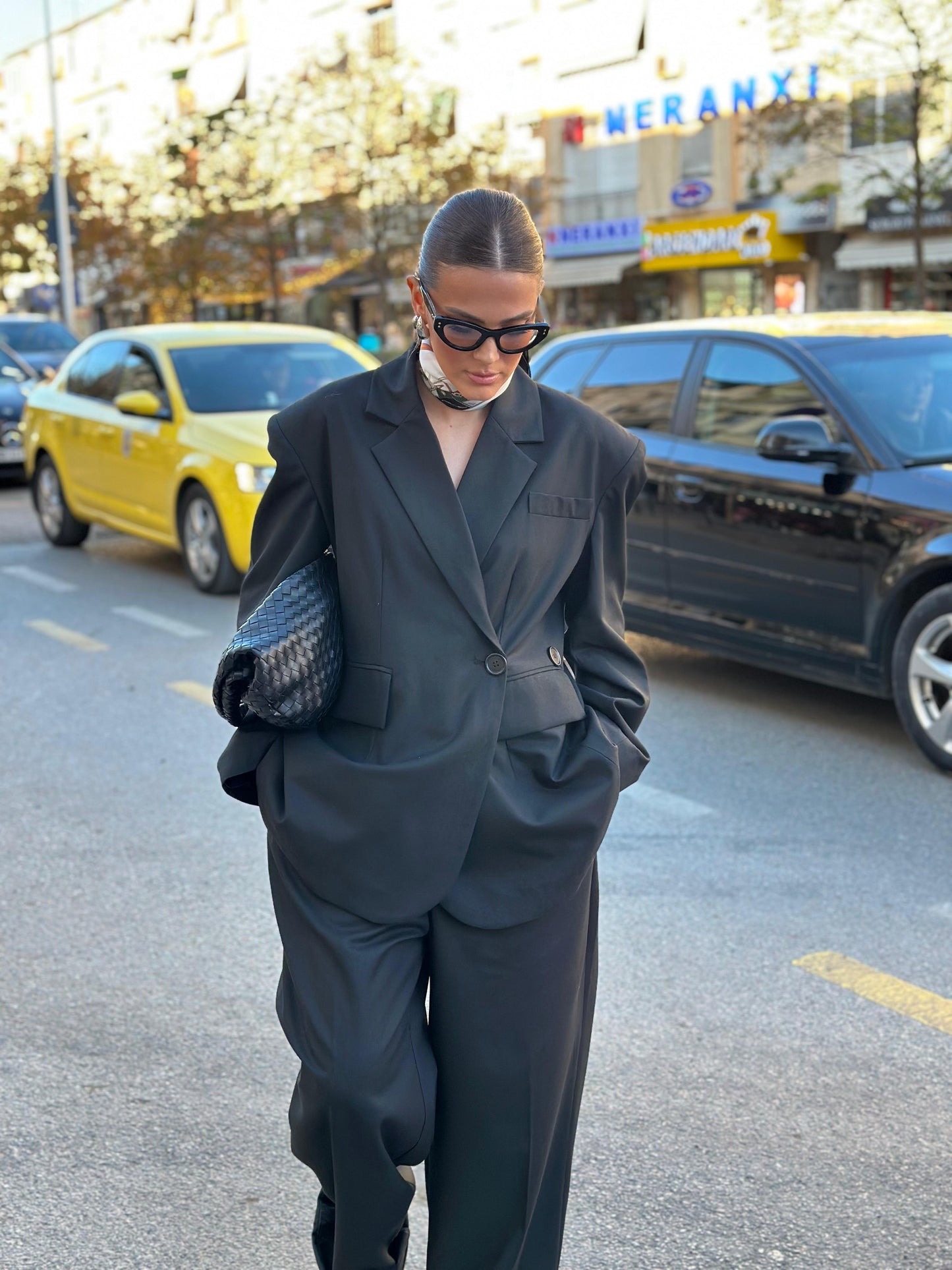 Pantallona “Presence”