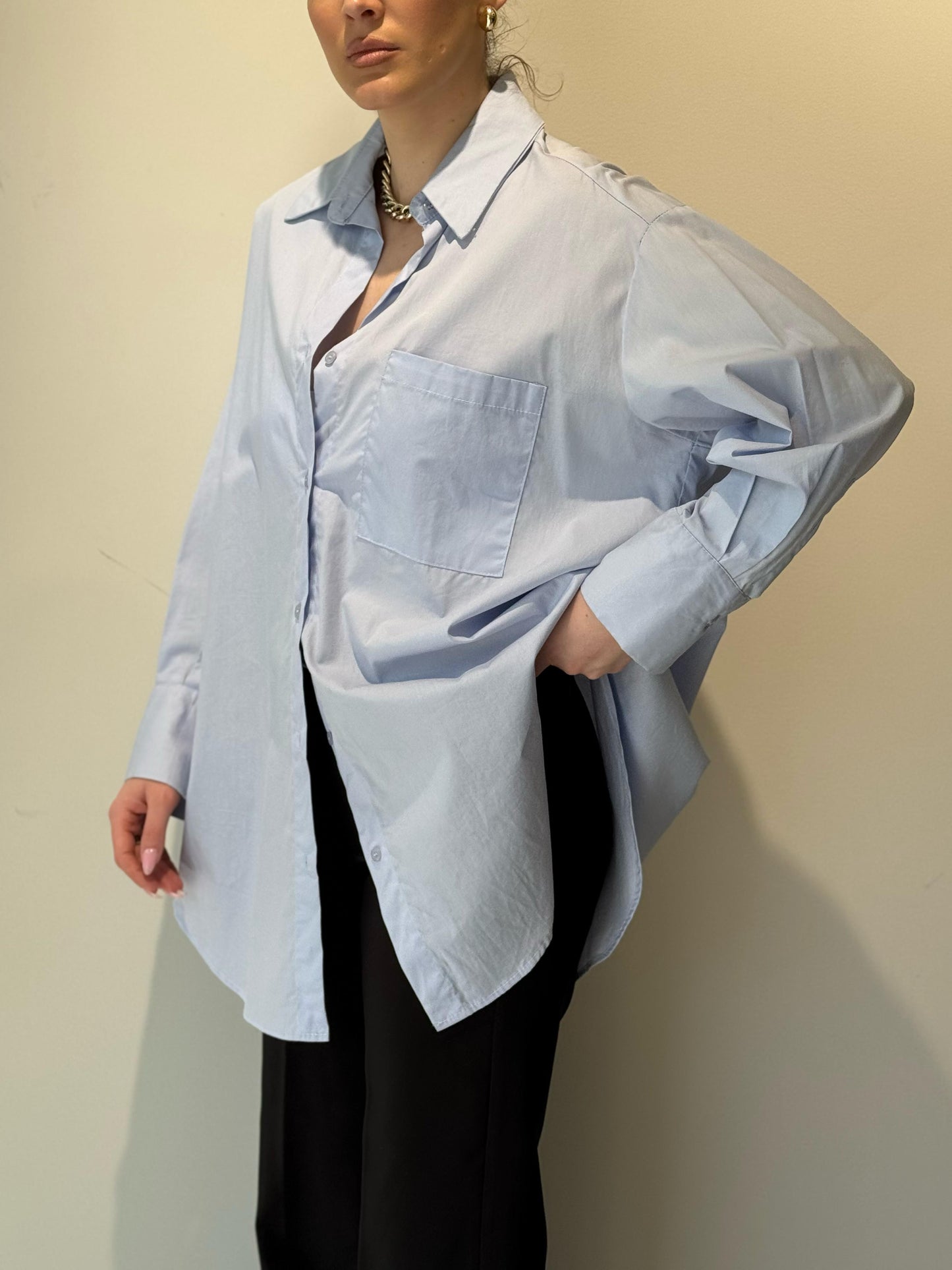 Këmishë oversize bojëqielli