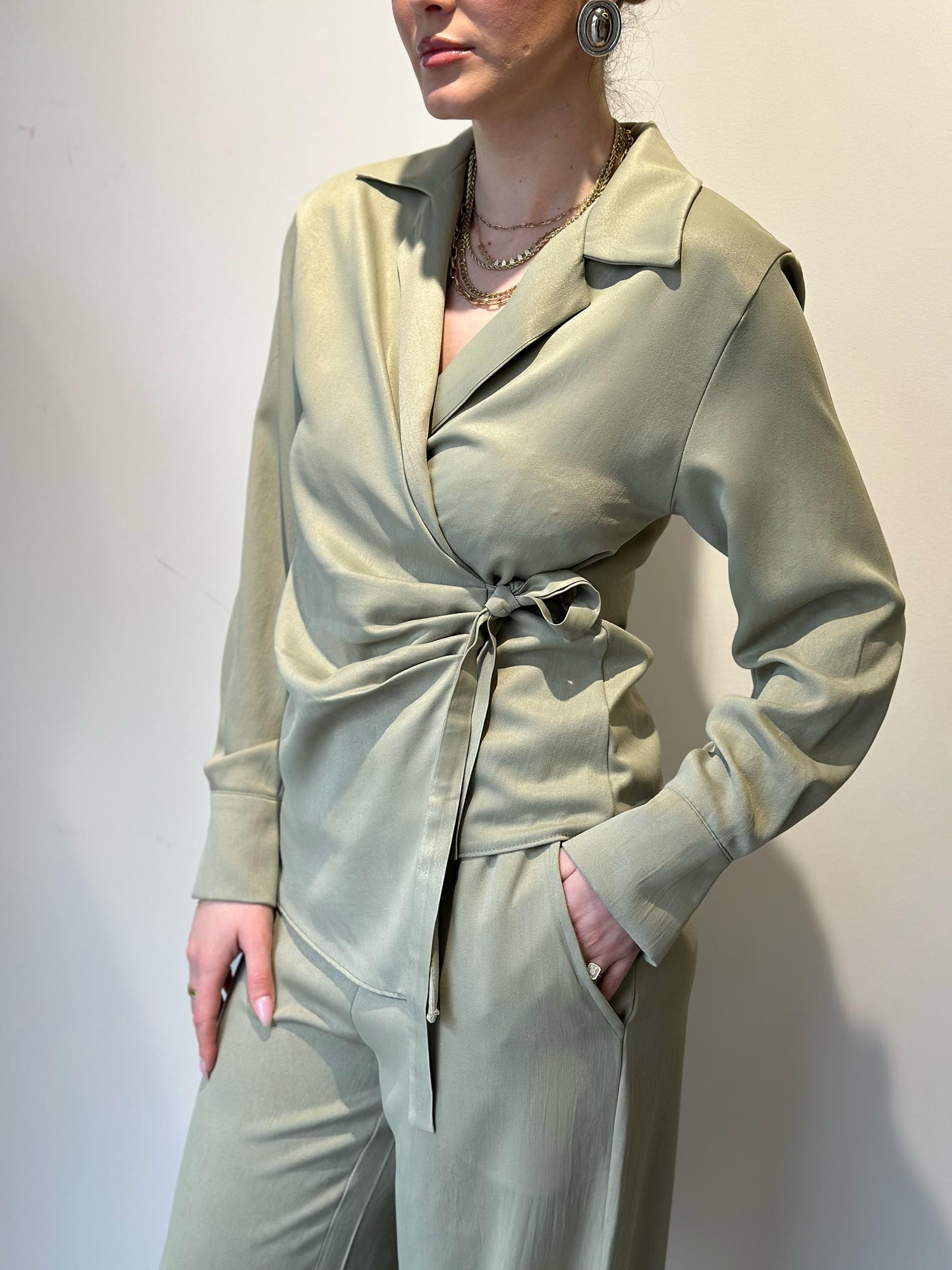 Set këmishë me lidhje + pantallona