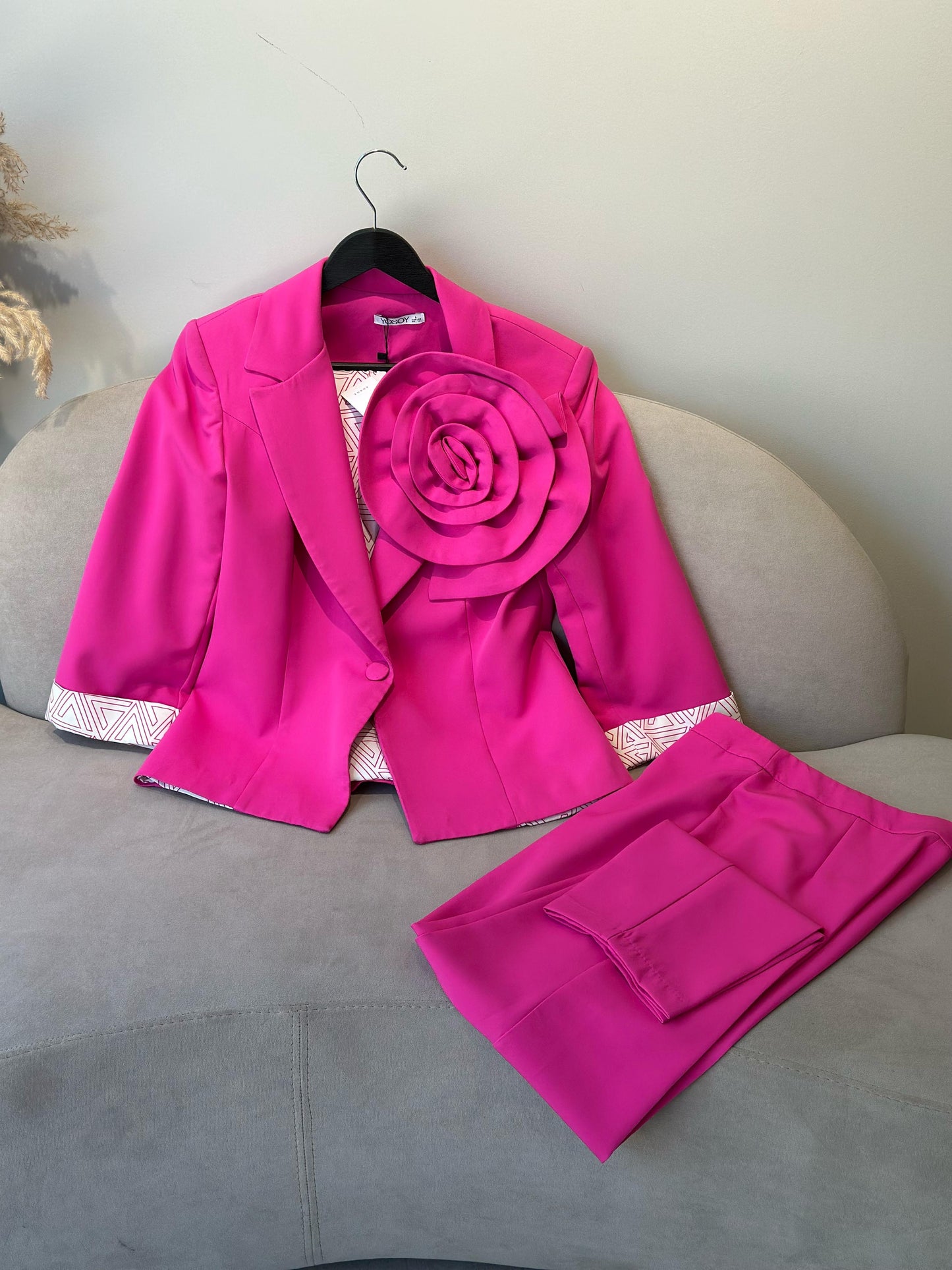 Kostum me aksesor lule