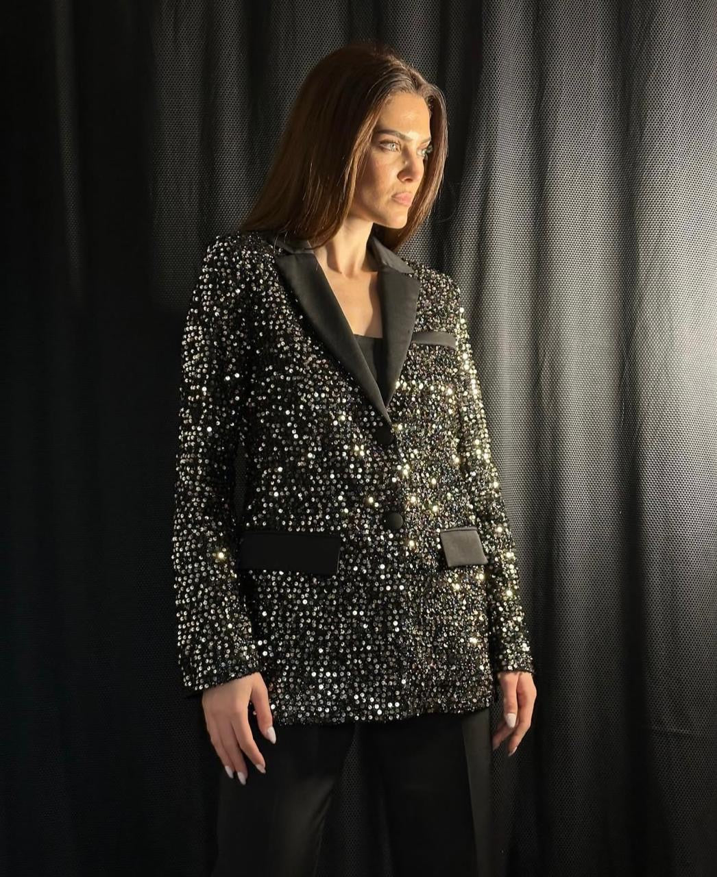 Kostum festiv me temina