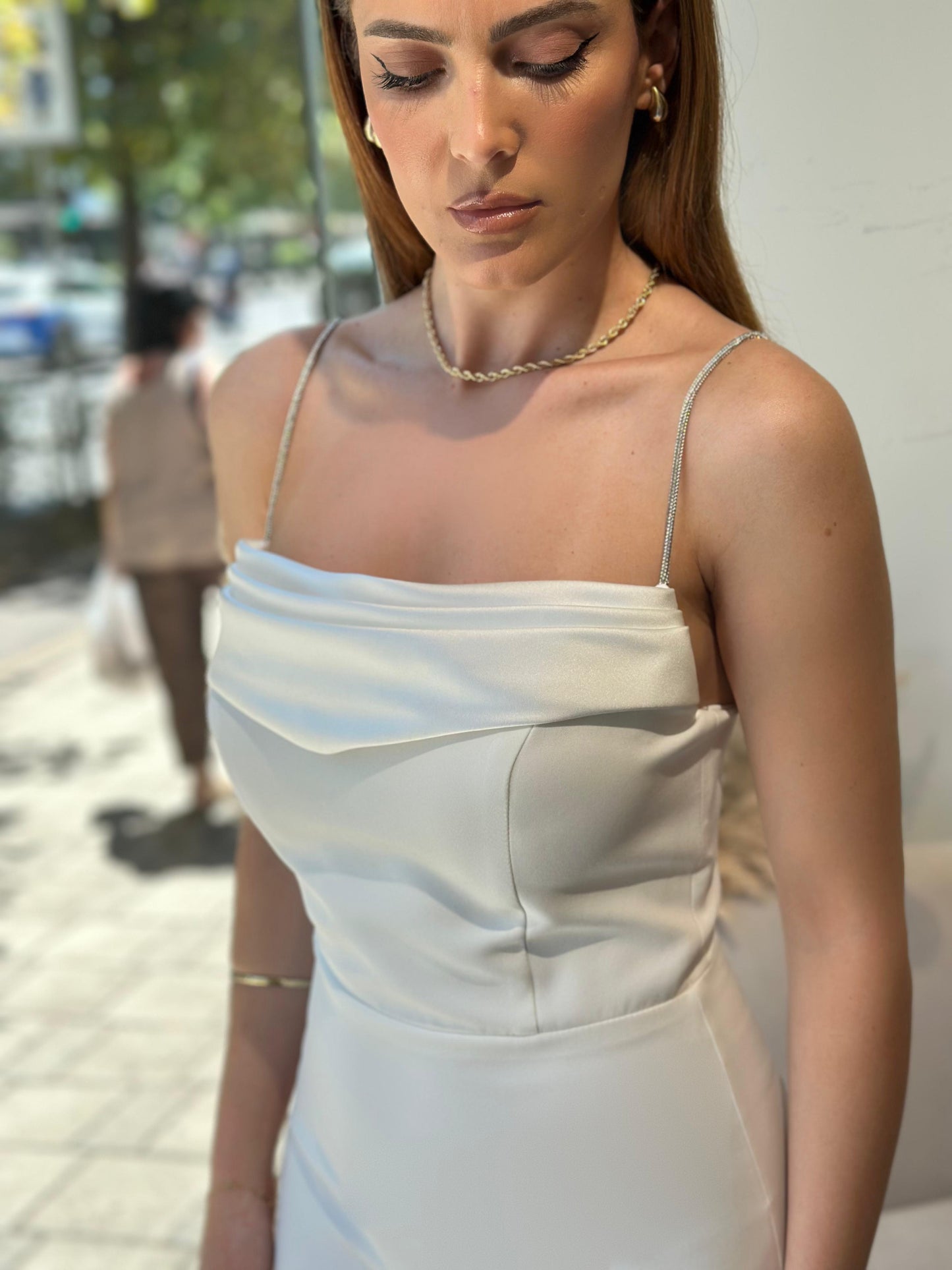 Fustan slimfit me rripa me gurë