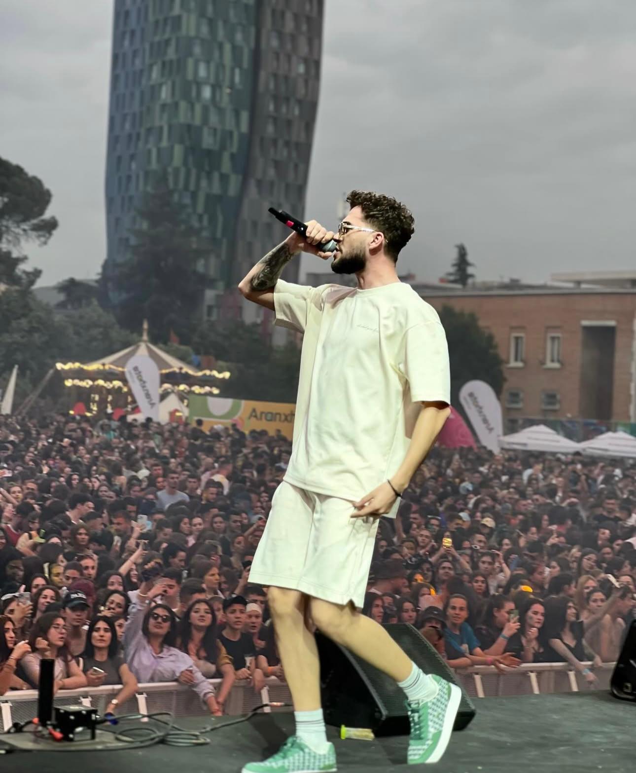 Kostum Cocktail Social Club