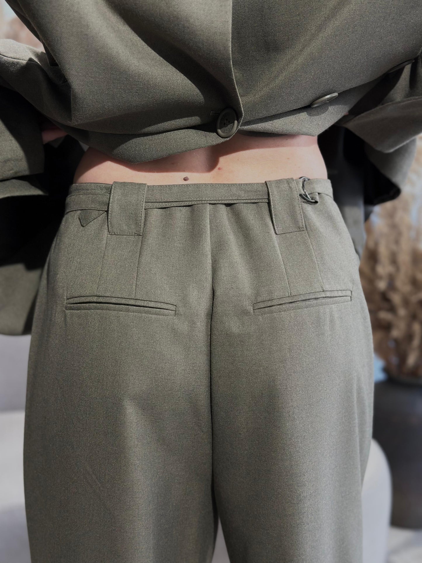 Pantallona “Presence”