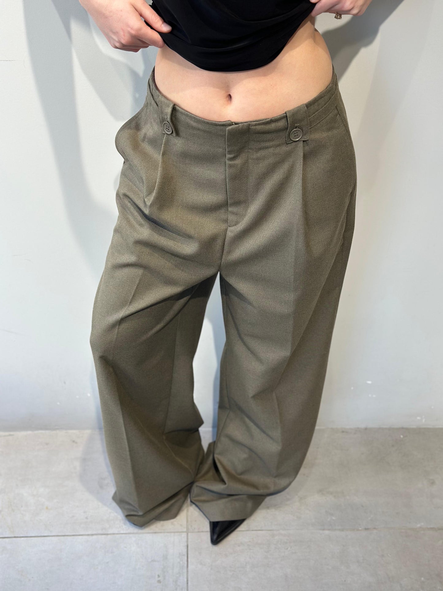 Pantallona “Presence”