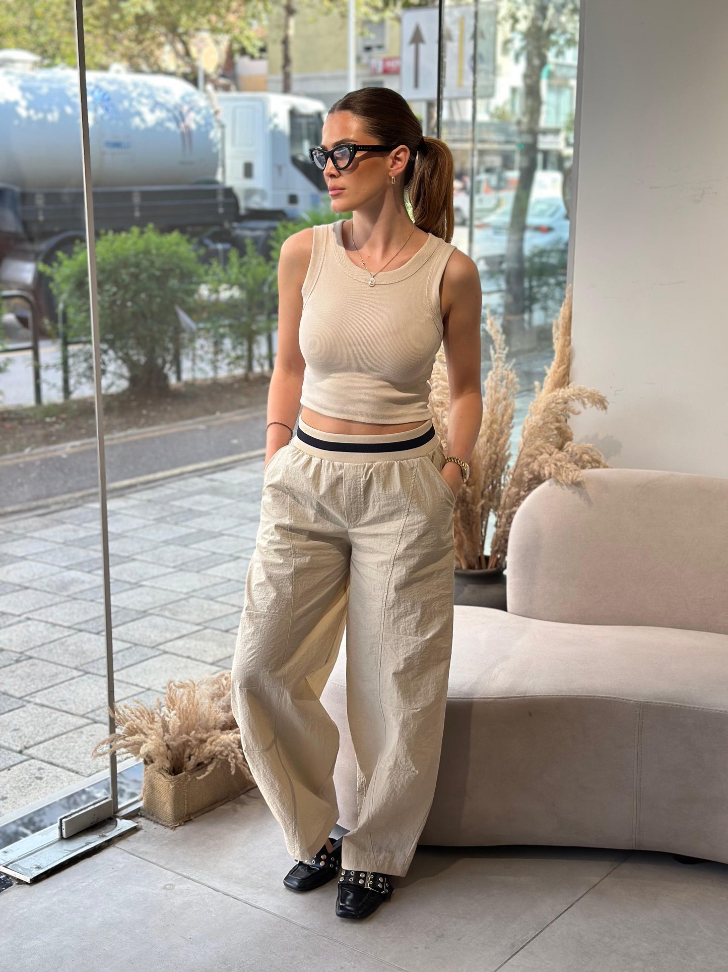 Pants beige parachute