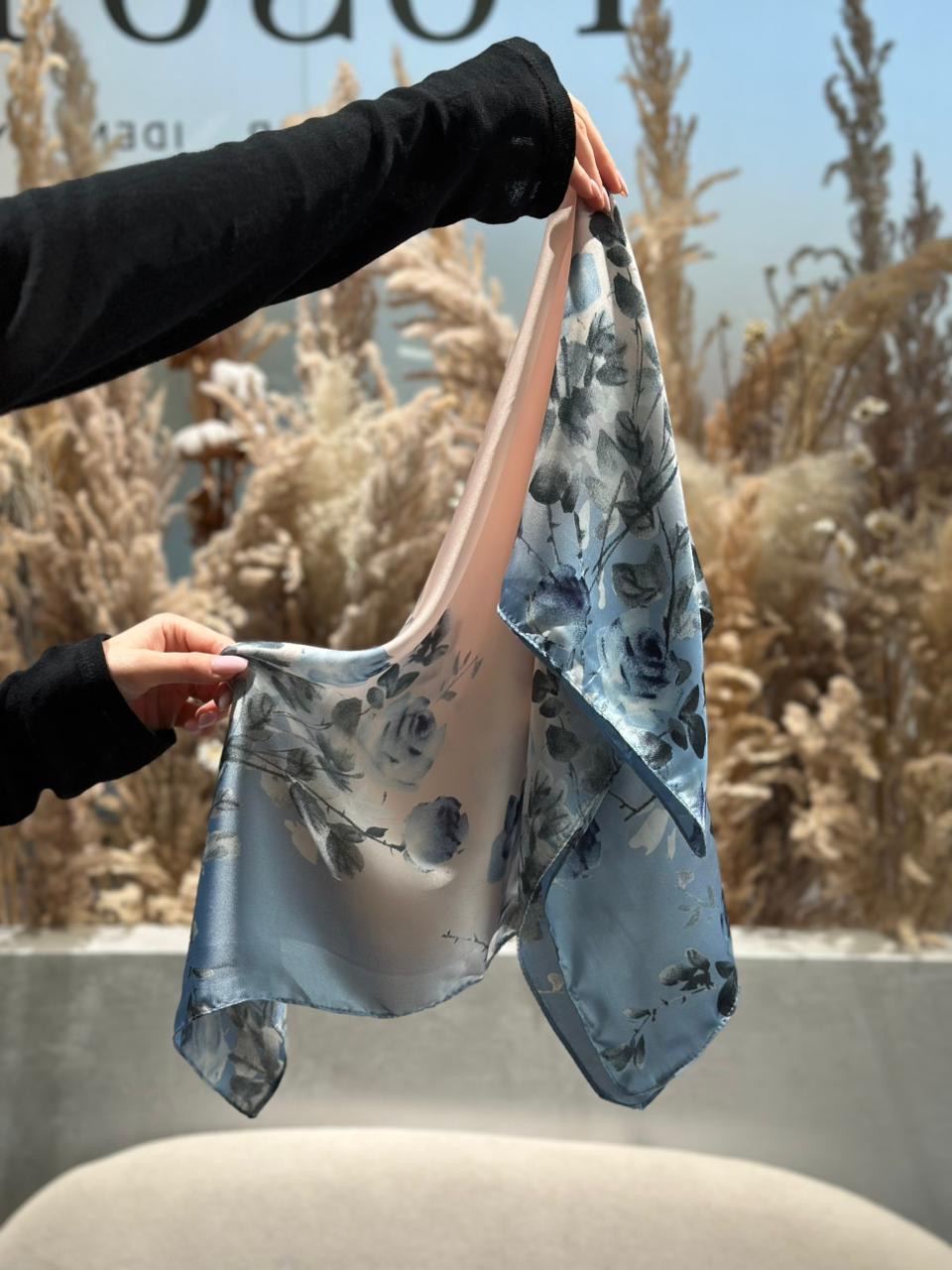 Shalli “Blue Canvas”