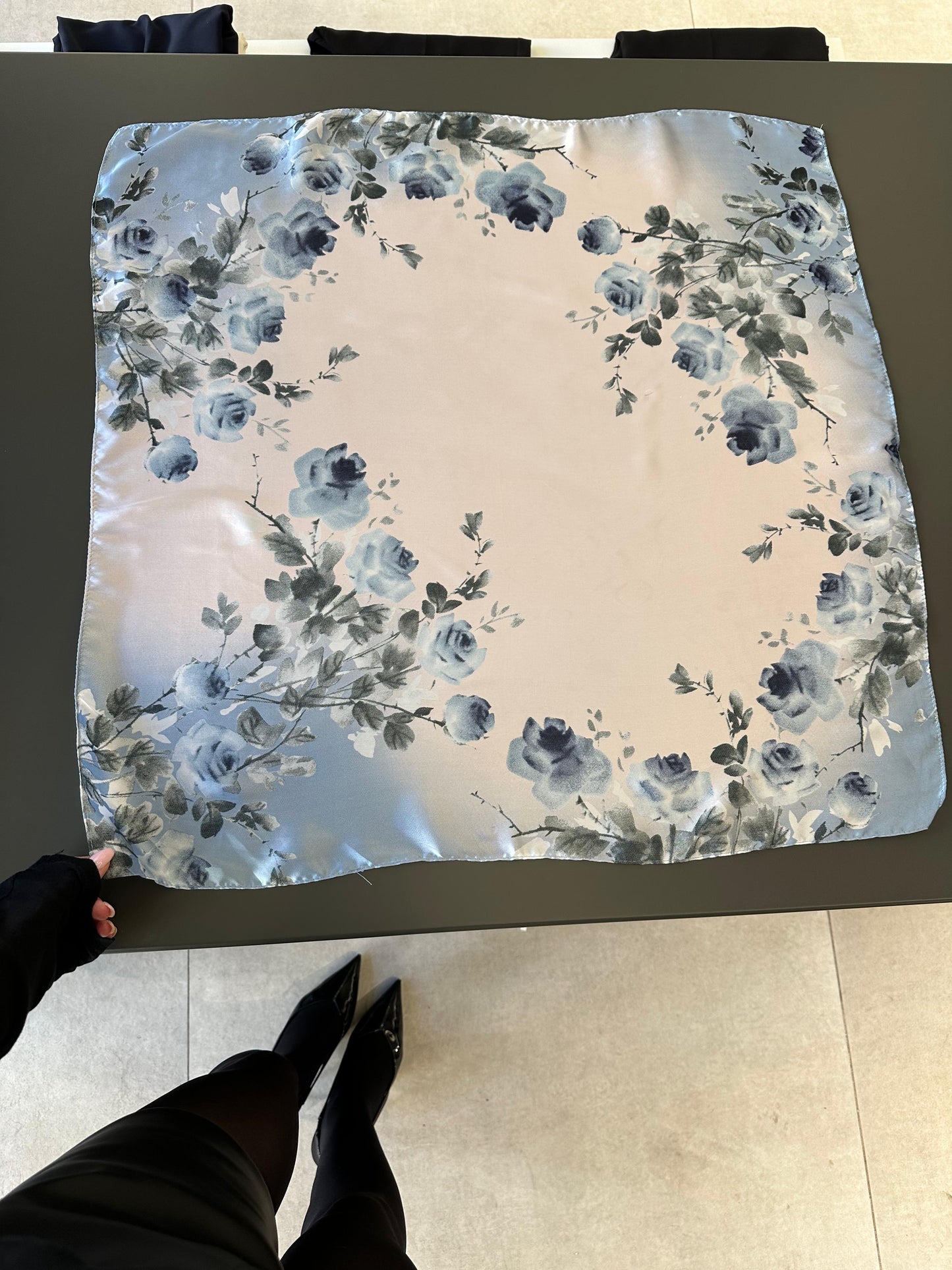 Shalli “Blue Canvas”